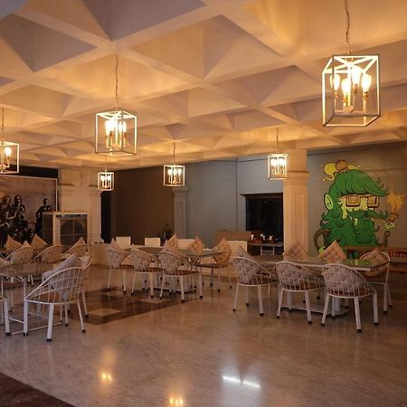 Hotel Fort28 Нагпур Экстерьер фото